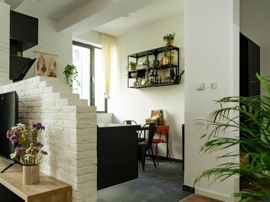 Central 5 Apartment - New Building & Parking Bucharest Exterior photo